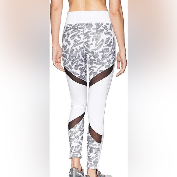 Puma Women's Size Small Clash Tight Activewear Running - Picture 4 of 6